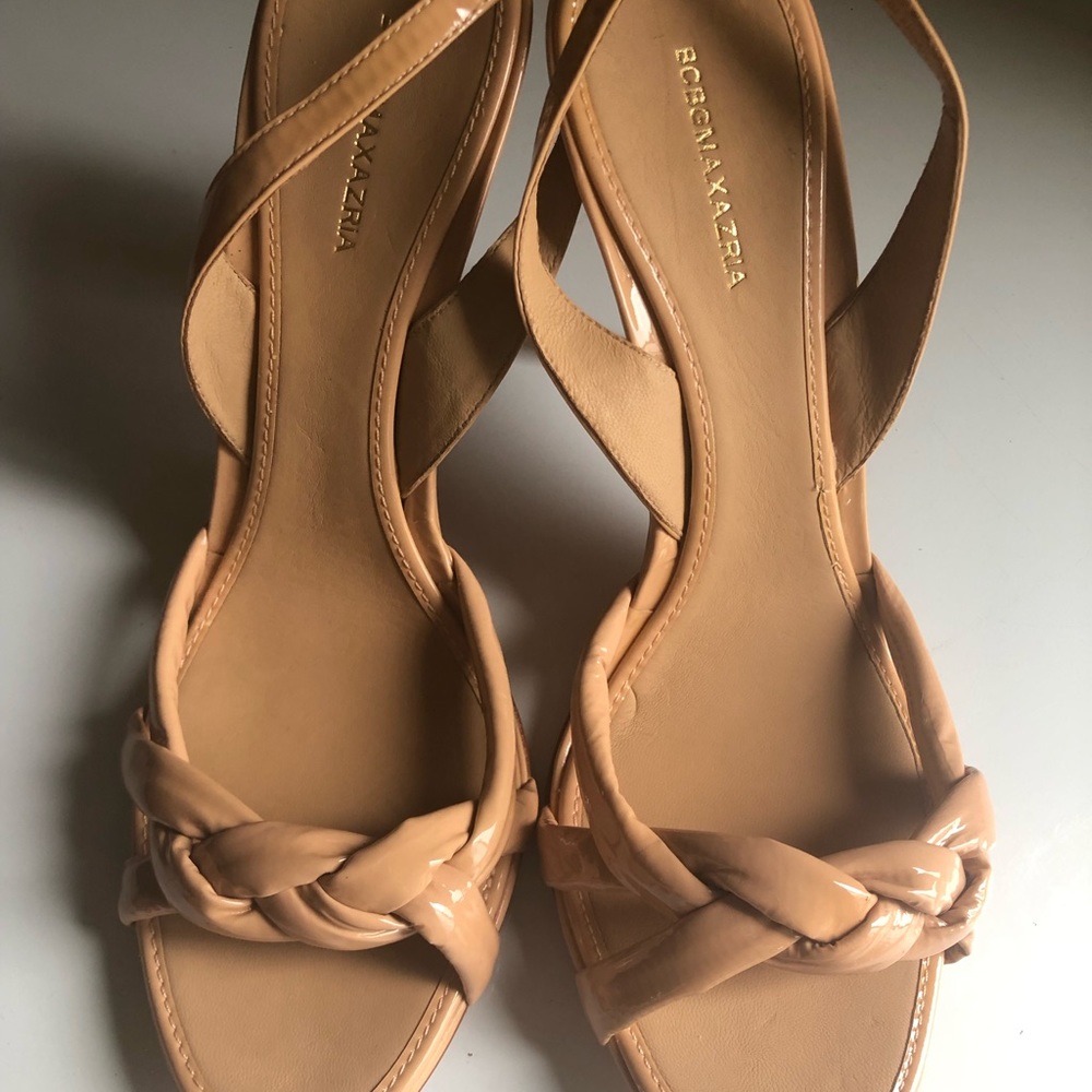 BCBG MaxAzria nude 3” sandal Sz 7.5 New